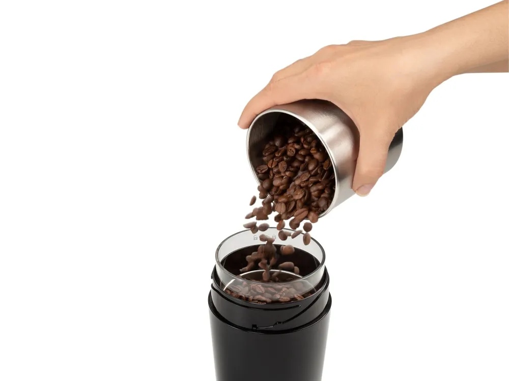 đổ coffee vào máy KG200