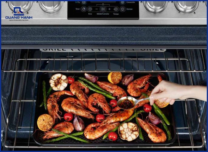 Các món hải sản và rau củ dùng lò nướng