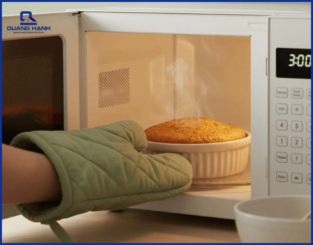 Làm bánh bằng lò vi sóng thông thường