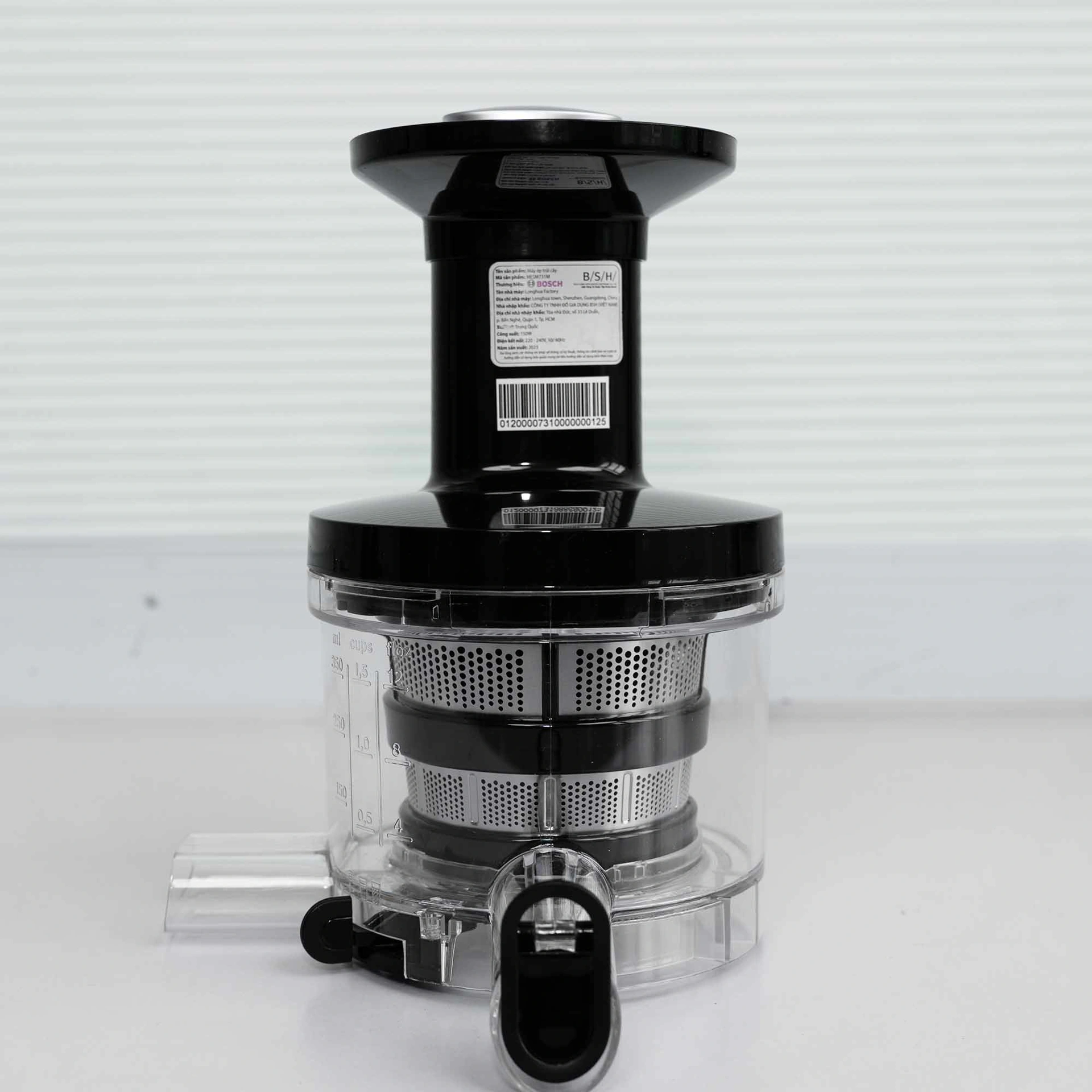 Ảnh thực tế Máy ép trái cây chậm Bosch MESM731M