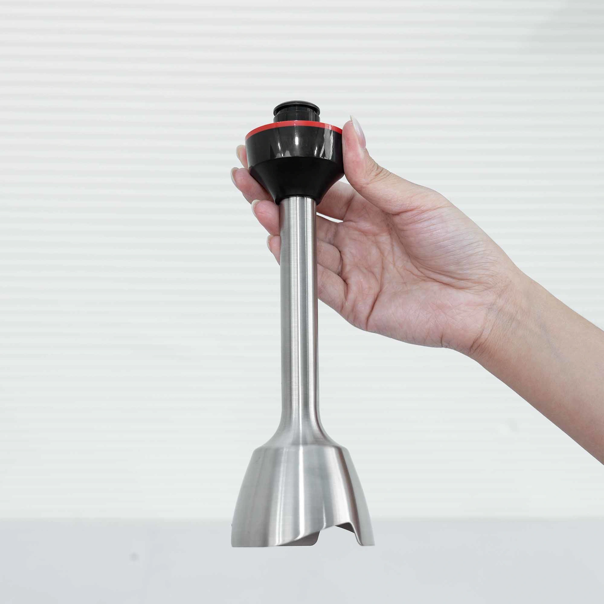 Ảnh thực tế Máy xay cầm tay Bosch MSM4B624