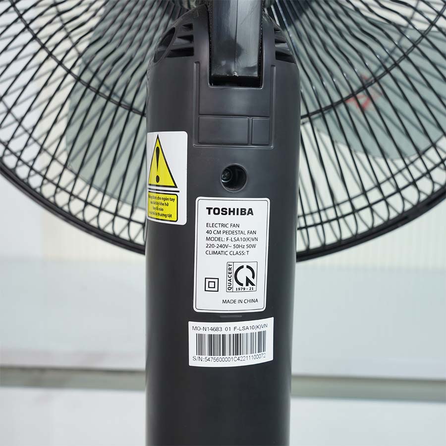 Ảnh thực tế Quạt Đứng Toshiba F-LSA10(K)VN