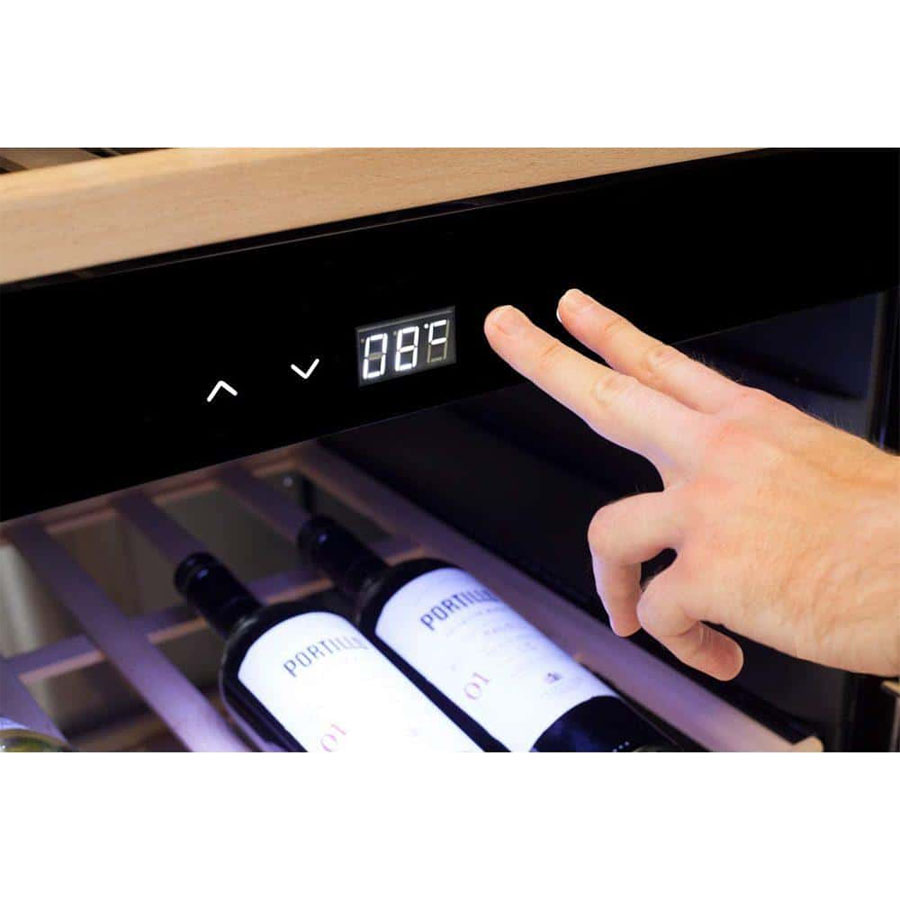 Tủ bảo quản rượu vang Caso WineComfort 24 black 644