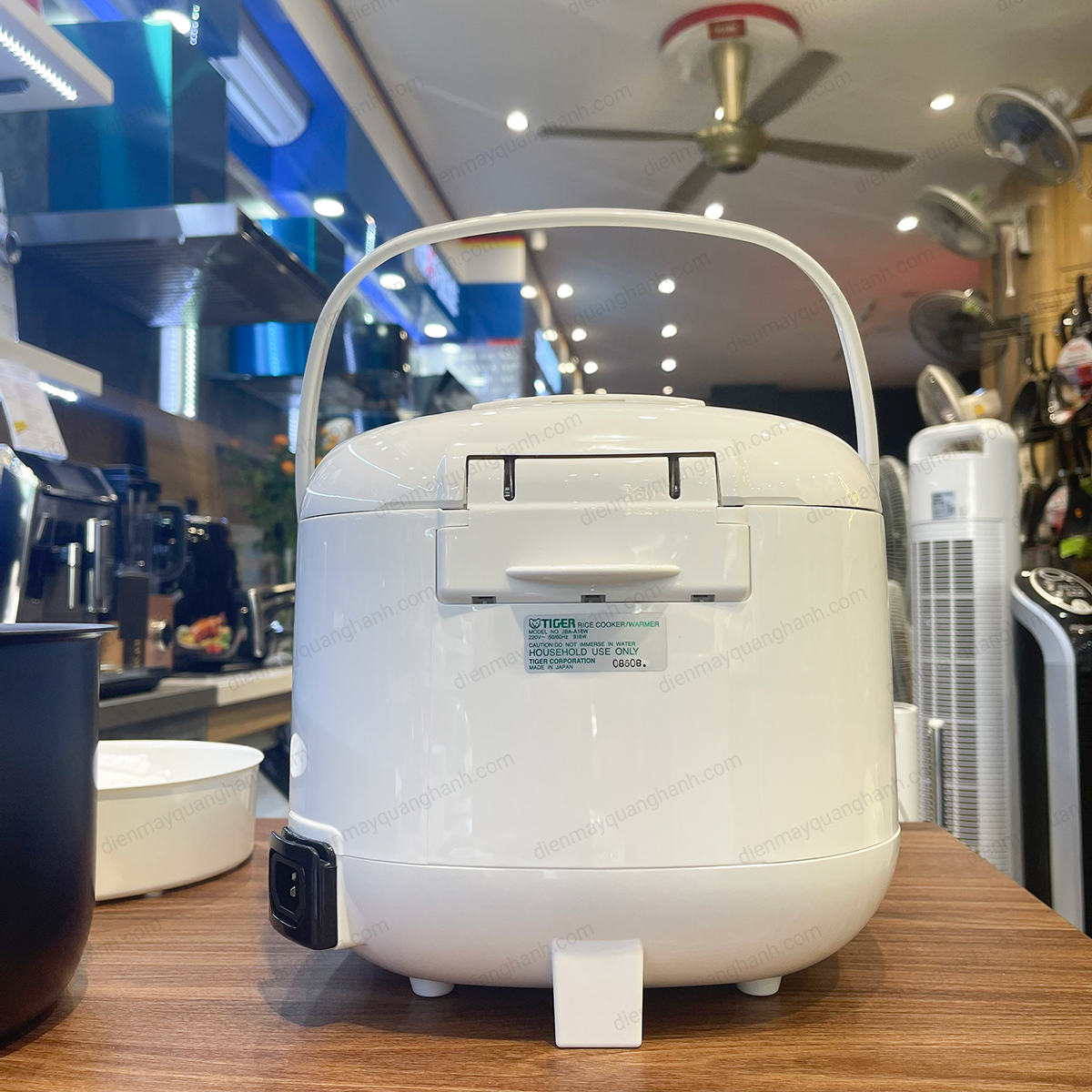 Ảnh thực tế Nồi cơm điện tử Tiger JBA-A18W 1.8 lít
