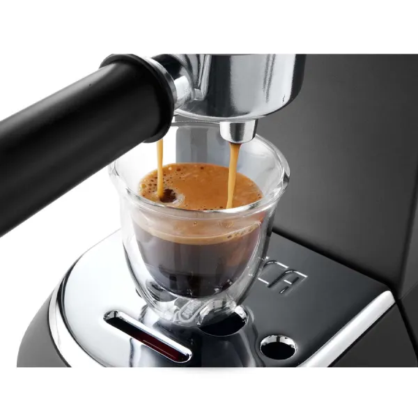 Máy pha cà phê Delonghi EC685.BK