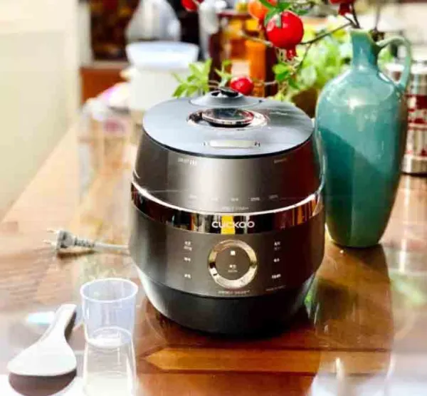 Nồi cơm điện cao tần áp suất Cuckoo CRP-JHR0660FD dung tích 1.08 lít