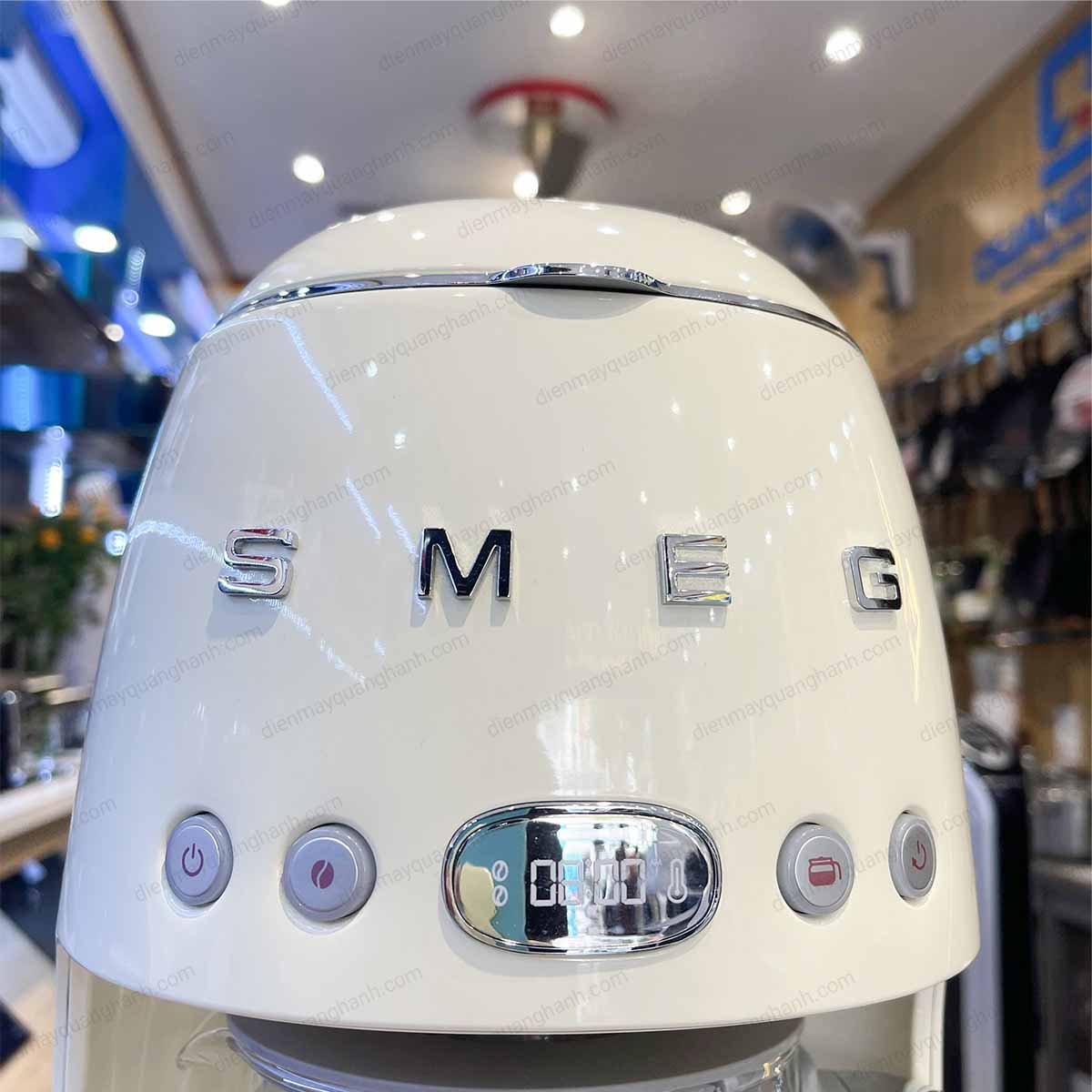 Ảnh thực tế Máy pha cà phê kem SMEG DCF02CREU