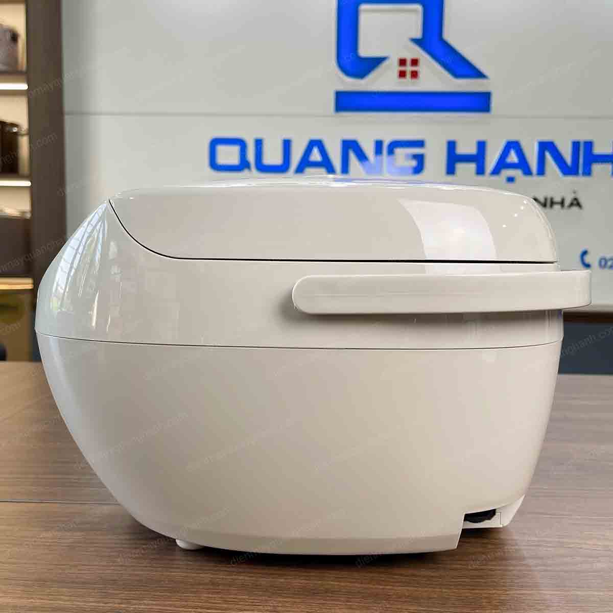 Ảnh thực tế Nồi cơm điện tử Tiger JBV-S18W 1.8 lít