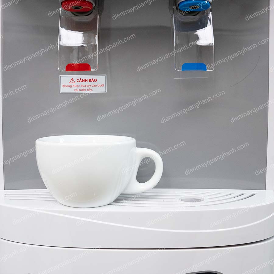 Ảnh thực tế Cây nước nóng lạnh Toshiba RWF-W1664TV (W)