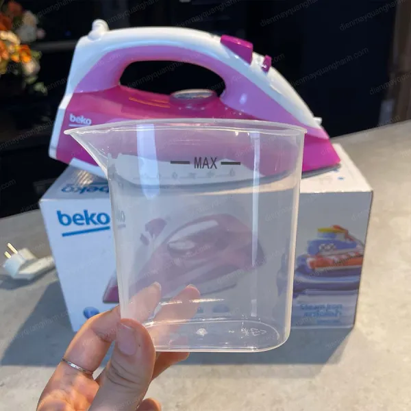 Bàn Ủi Hơi Nước Beko SIM4118C