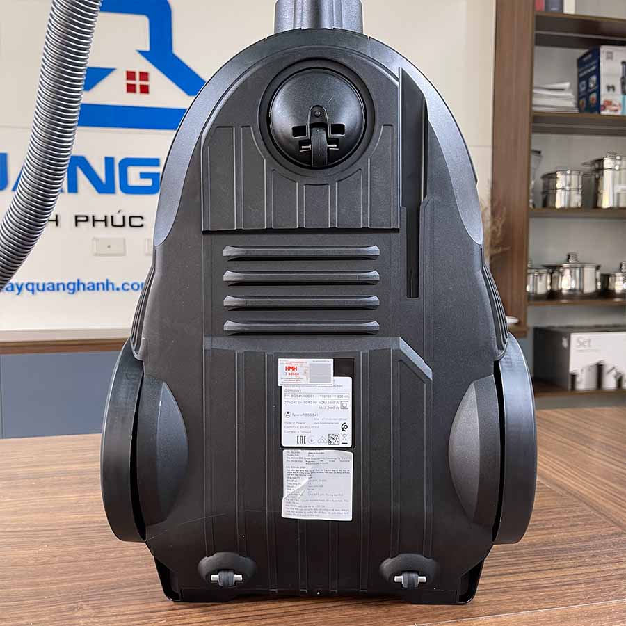 Ảnh thực tế Máy hút bụi Bosch BGS412000