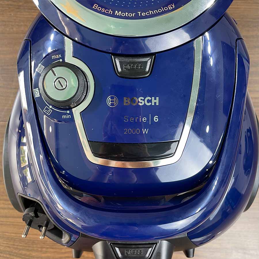 Ảnh thực tế Máy hút bụi Bosch BGS412000