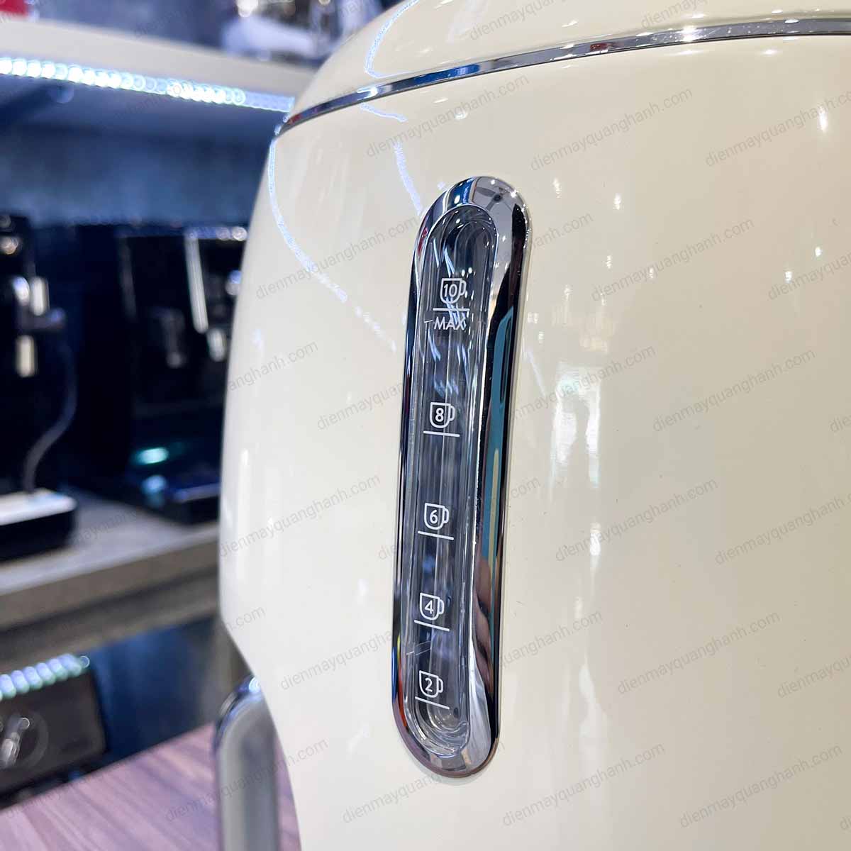 Ảnh thực tế Máy pha cà phê kem SMEG DCF02CREU