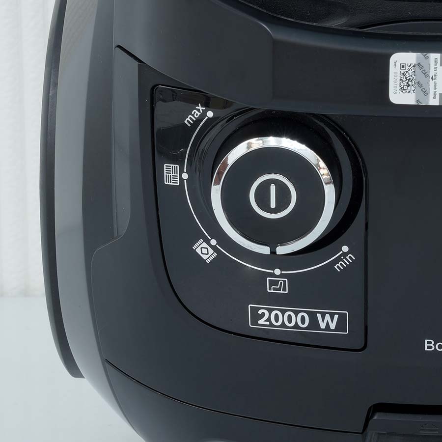 Ảnh thực tế Máy hút bụi có dây BOSCH BGS21WX100 Serie 4 công suất 2000W sản xuất tại Ba Lan