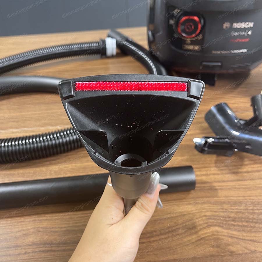 Ảnh thực tế Máy hút bụi Bosch BGS21WPOW