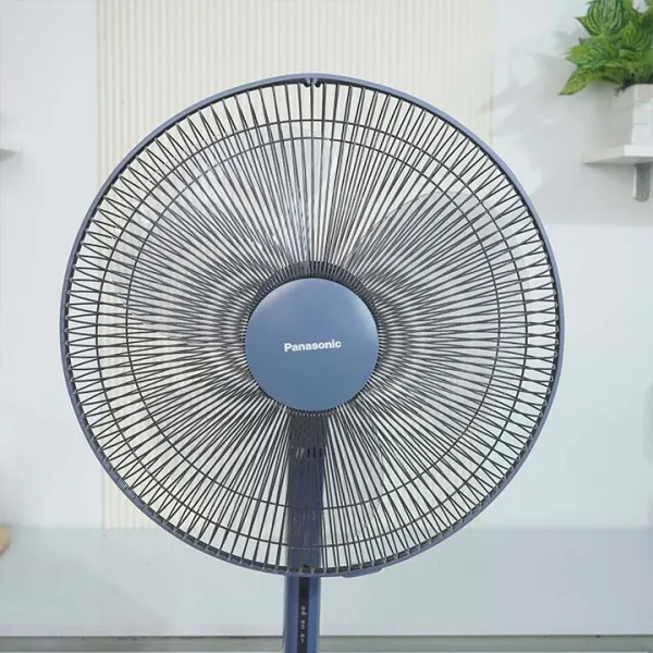 Quạt đứng Panasonic F-409K có điều khiển