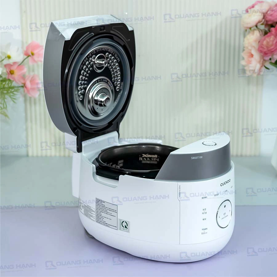 Ảnh thực tế Nồi cơm điện cao tần áp suất kép Cuckoo CRP-LHTR0610FW dung tích 1.08 lít (BH Chính Hãng)
