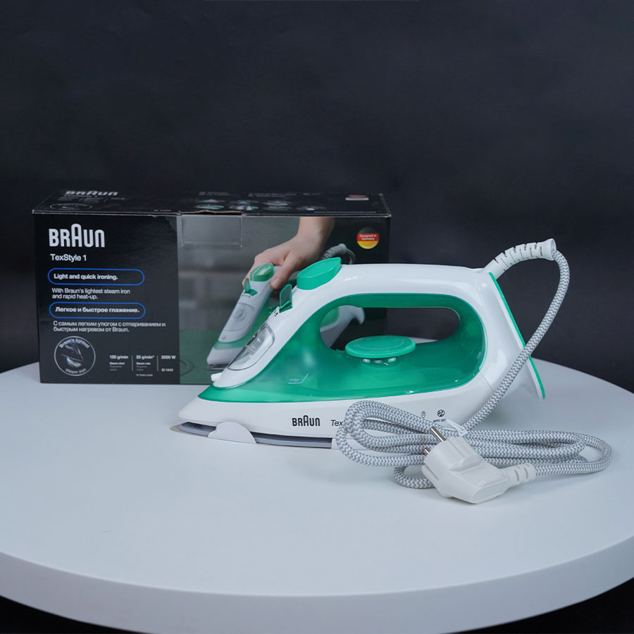 Ảnh thực tế Bàn ủi hơi nước Braun SI1040 GR màu xanh lá
