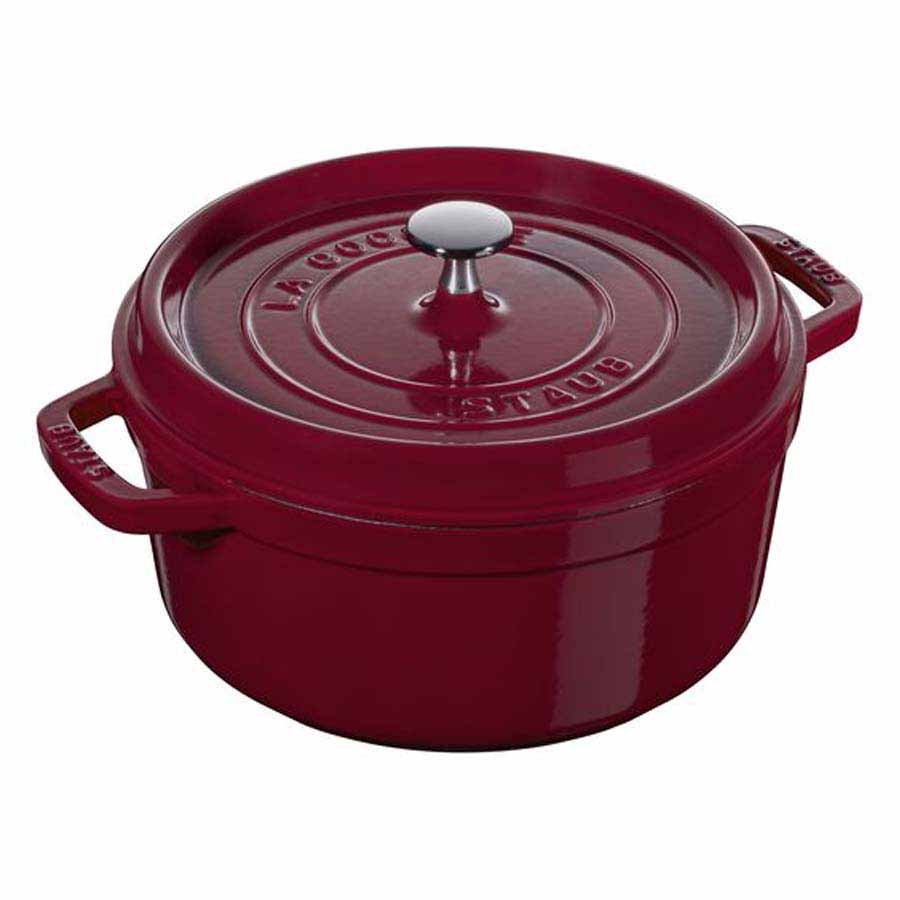 Nồi gang tròn Staub màu đỏ lựu 28cm – 6.7L - toàn cảnh sản phẩm