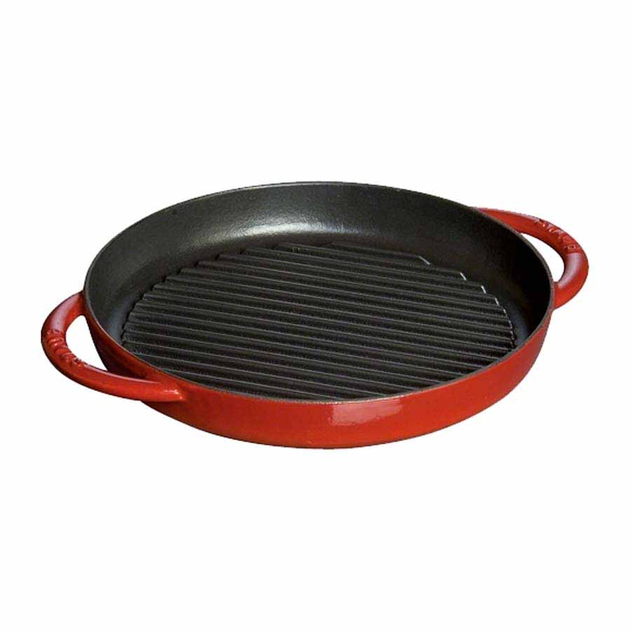 Chảo gang tròn Staub màu đỏ cherry 26cm - toàn cảnh sản phẩm
