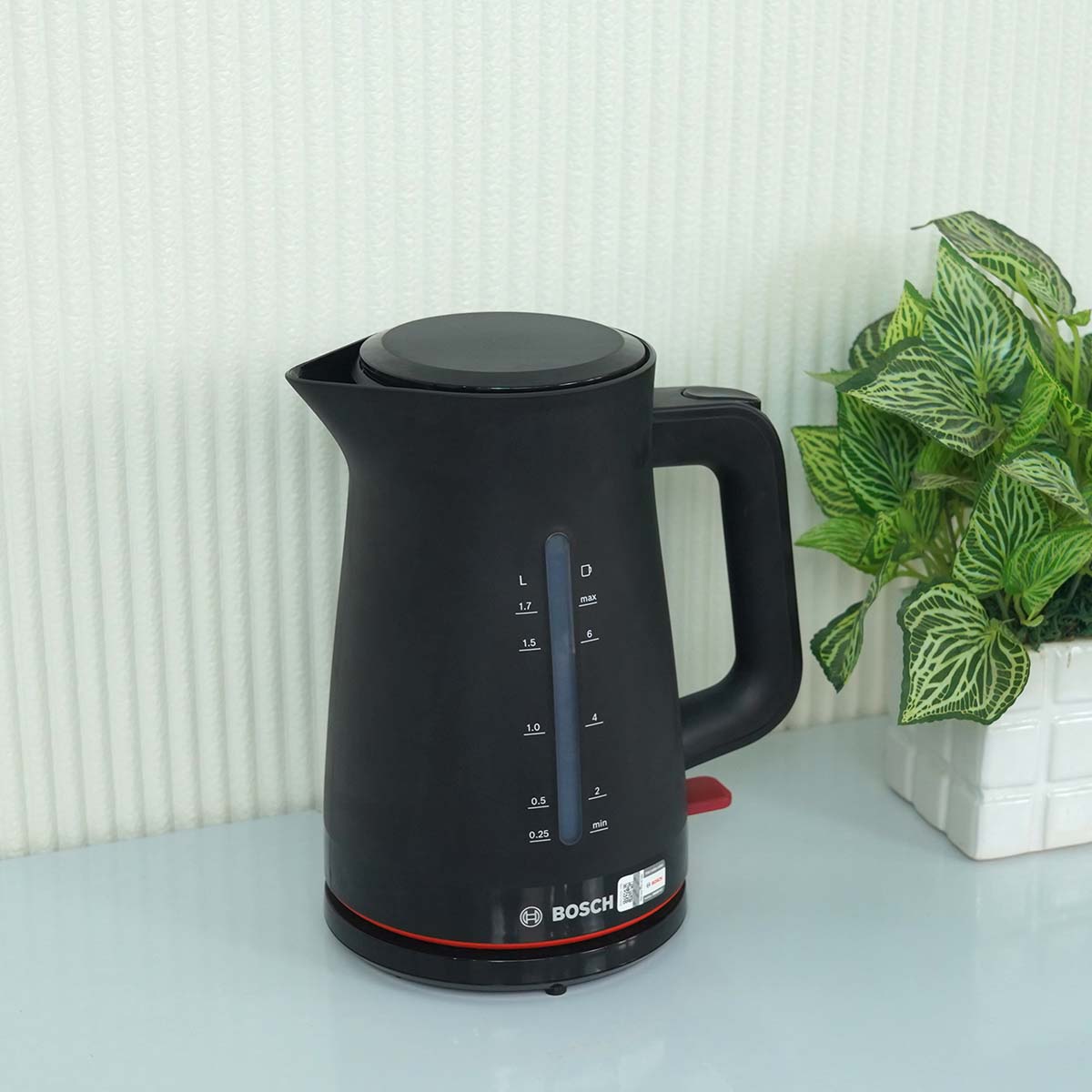 Ảnh thực tế Ấm đun siêu tốc Bosch TWK3M123 1.7 lít