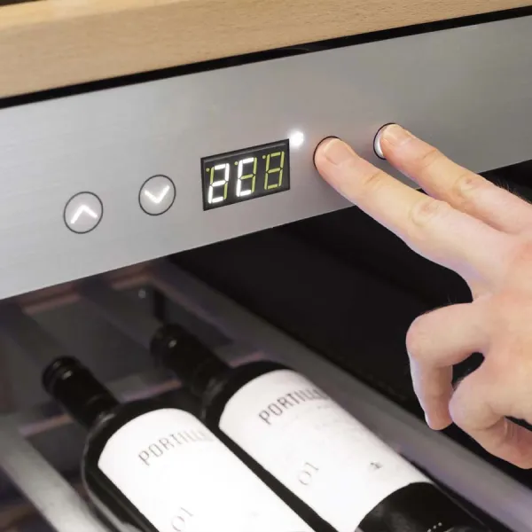 Tủ rượu vang Caso WineSafe 12 Classic 622