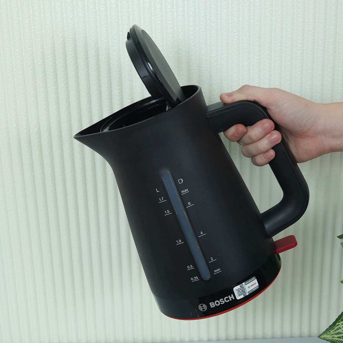 Ảnh thực tế Ấm đun siêu tốc Bosch TWK3M123 1.7 lít