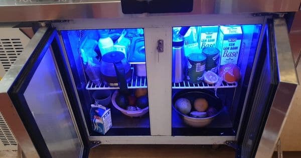 Bàn làm mát thực phẩm Yubann YB-F12