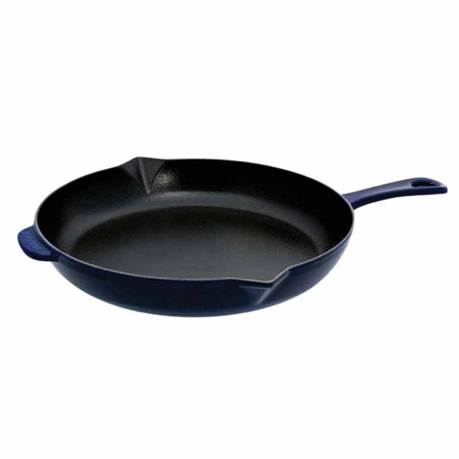 Chảo gang tròn Staub màu xanh đen 30cm - toàn cảnh sản phẩm