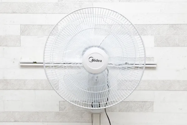 Quạt treo Midea FW40-15VF điều khiển dây kéo