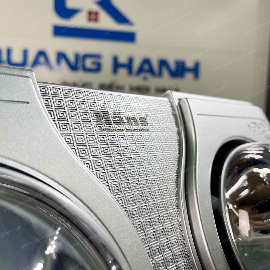 Ảnh thực tế Đèn sưởi nhà tắm Hans 2 bóng H2B