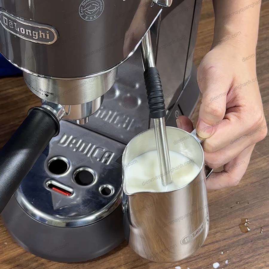 Ảnh thực tế Máy pha cà phê Delonghi EC885.BG